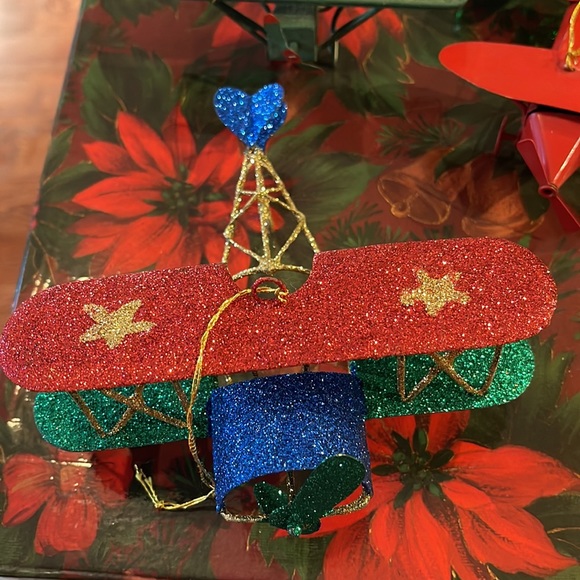 4 different style Christmas airplane ornaments - Picture 2 of 5